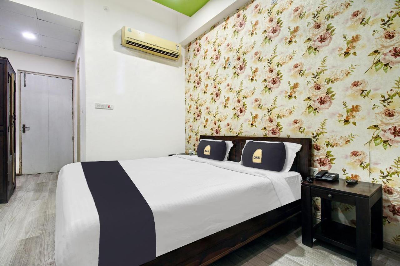 Townhouse Oak 46940 Hotel Vrindavan Sultanpur  Luaran gambar