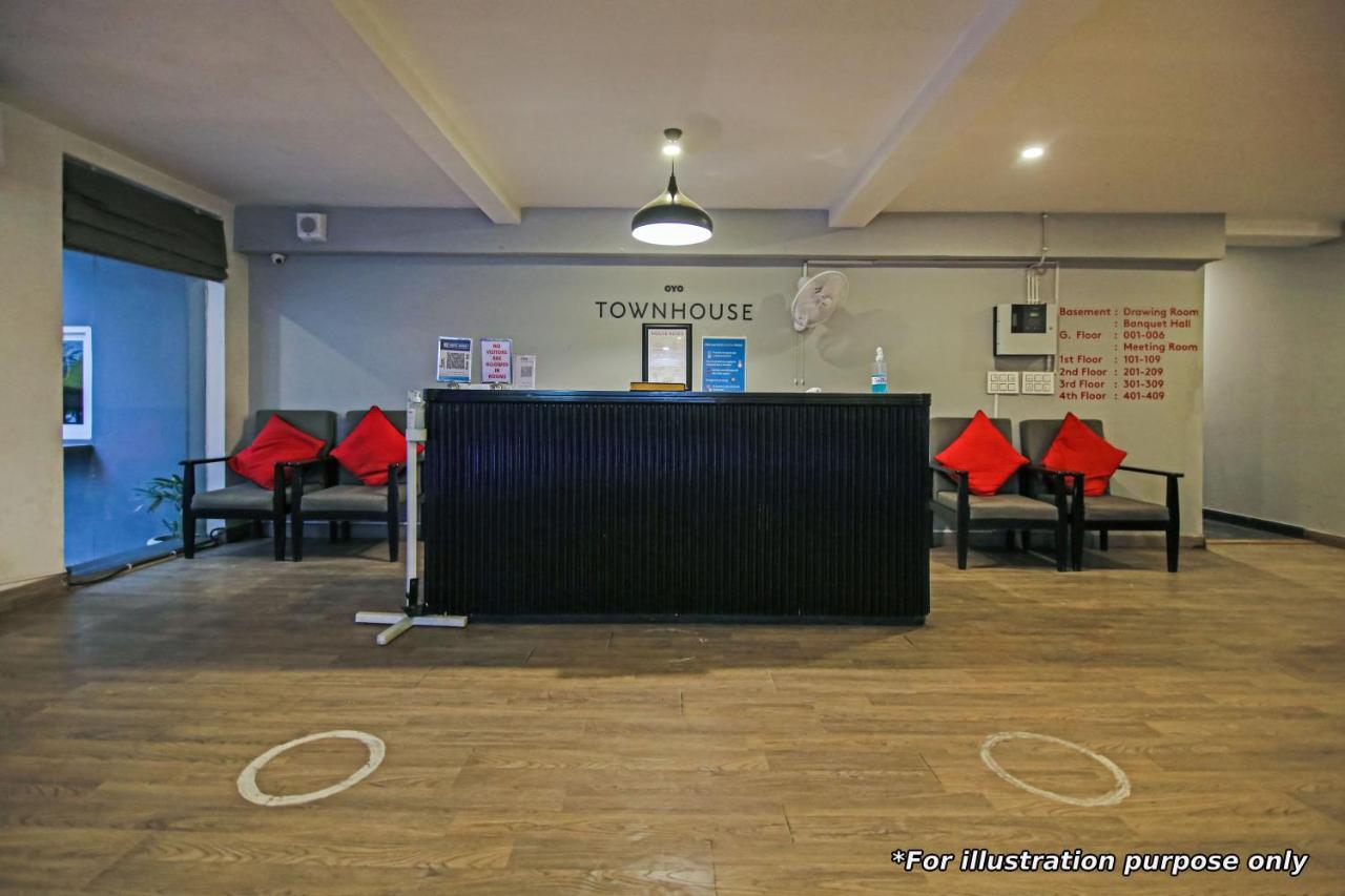 Townhouse Oak 46940 Hotel Vrindavan Sultanpur  Luaran gambar