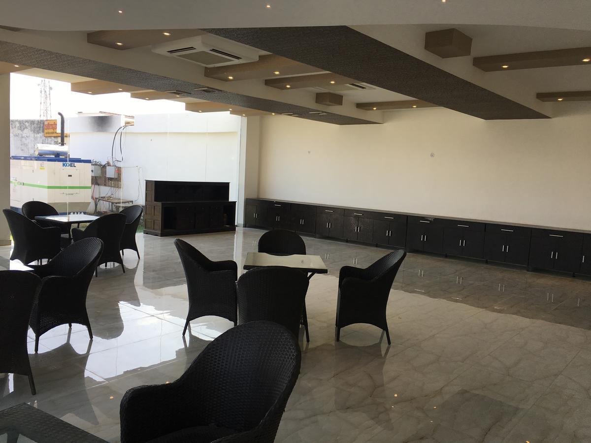 Townhouse Oak 46940 Hotel Vrindavan Sultanpur  Luaran gambar
